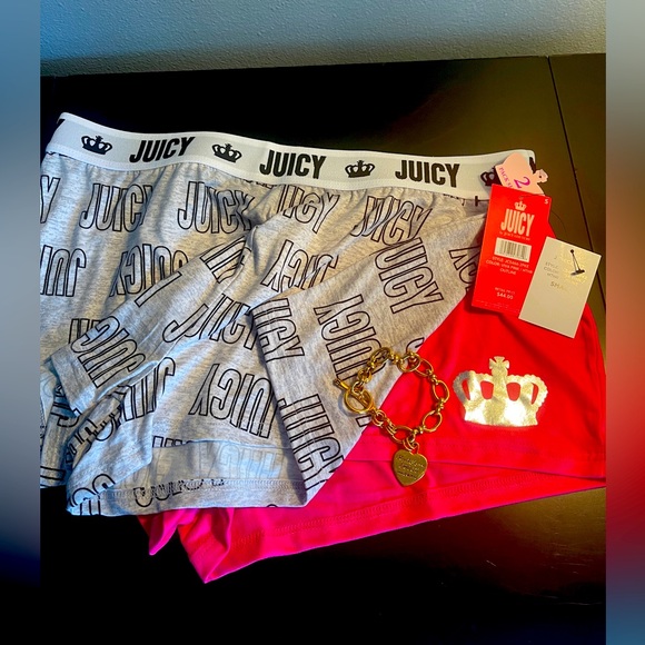 3 Pc Juicy Couture NWT 2 Pr Shorts Sz S + Bracelet - Picture 4 of 8